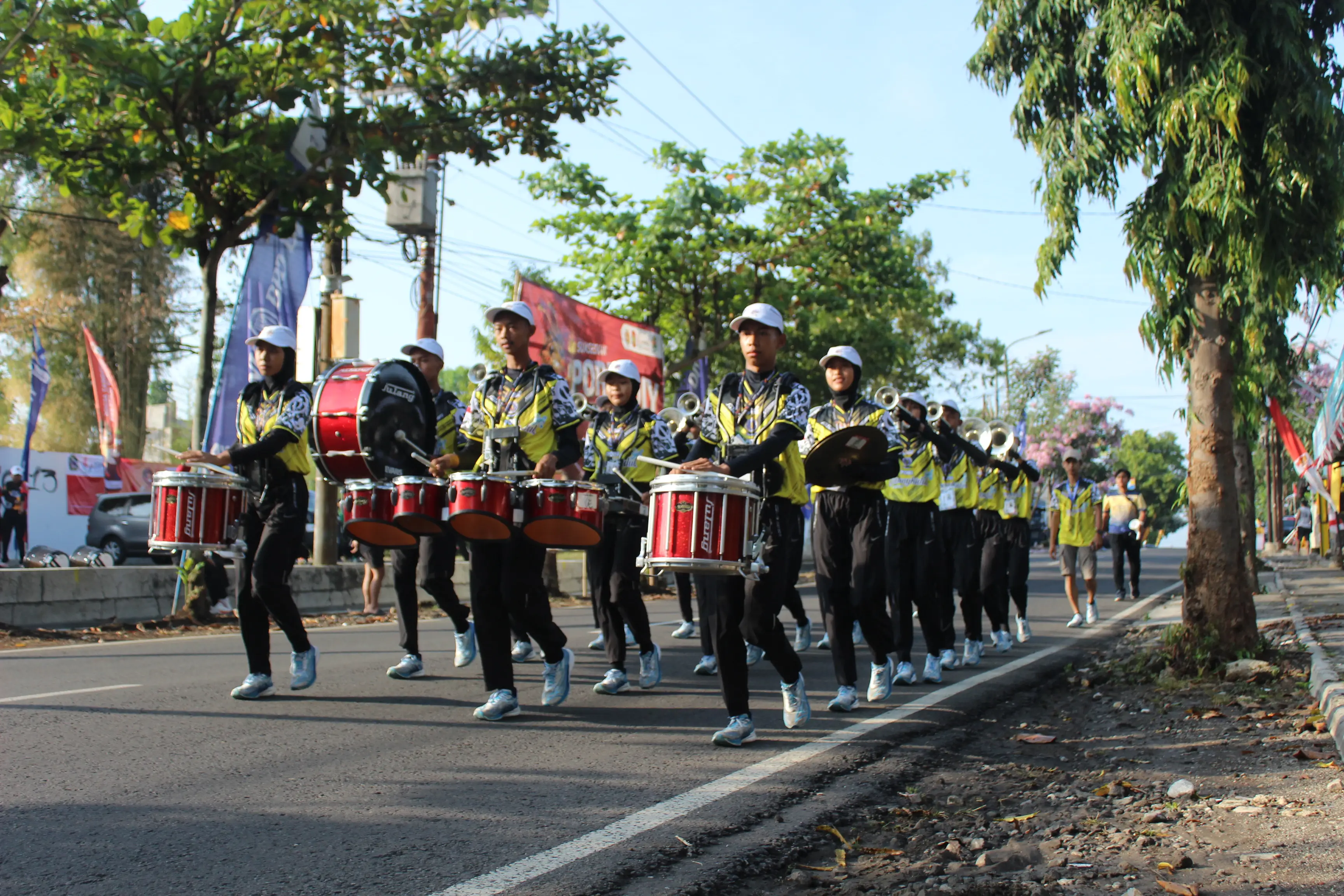 Penggunaan DuraShell di lapangan marching band